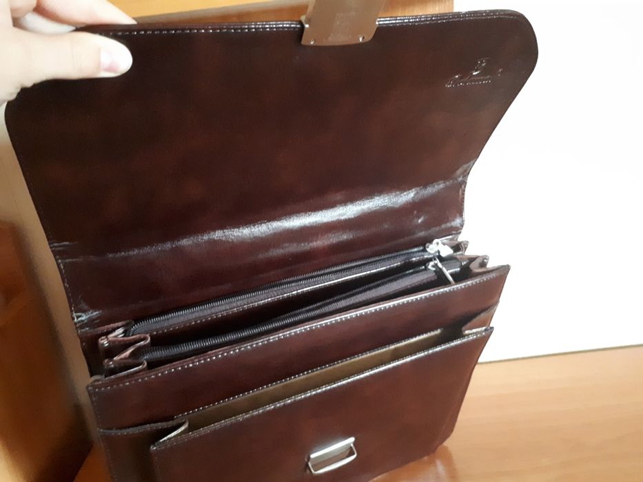 Кожаный портфель. Женский