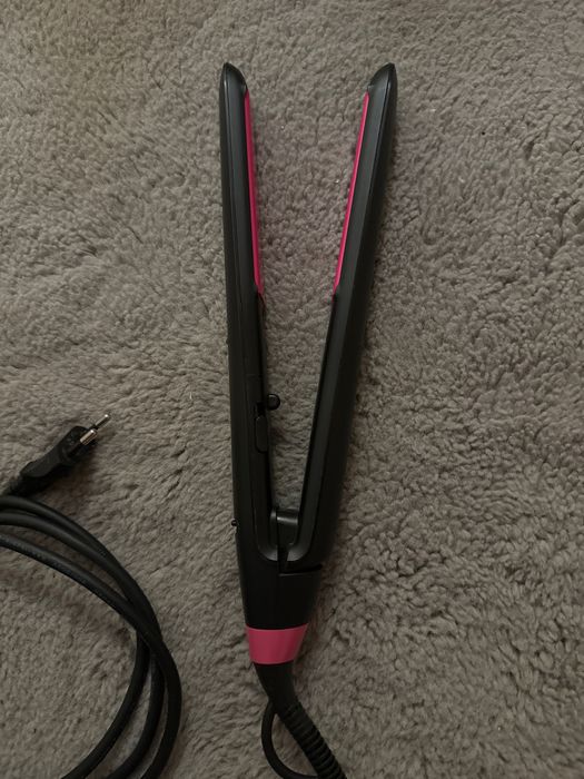 Placa de alisar o cabelo semi nova