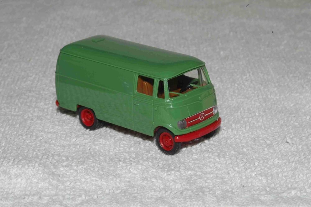 Furgão Mercedes Benz (BREKINA) HO