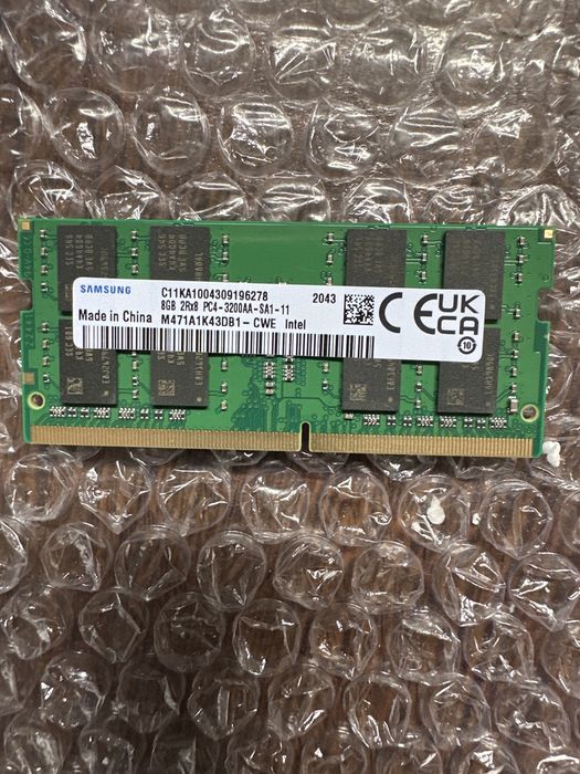2 Memory RAM Laptop each 8GB Samsung64584648390658120