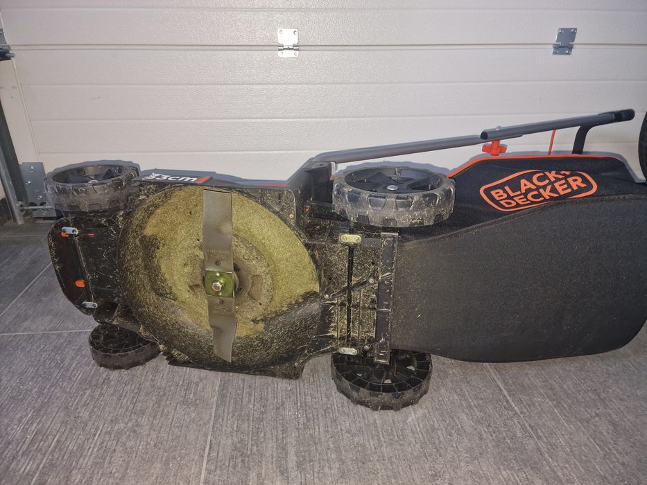 Corta Relva a bateria Black and Decker