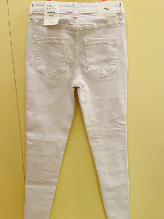 Джинси-скінні