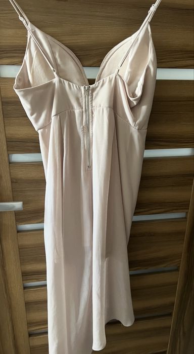 Koktajlowa sukienka tulipan, beżowy  Glamorous r. XS