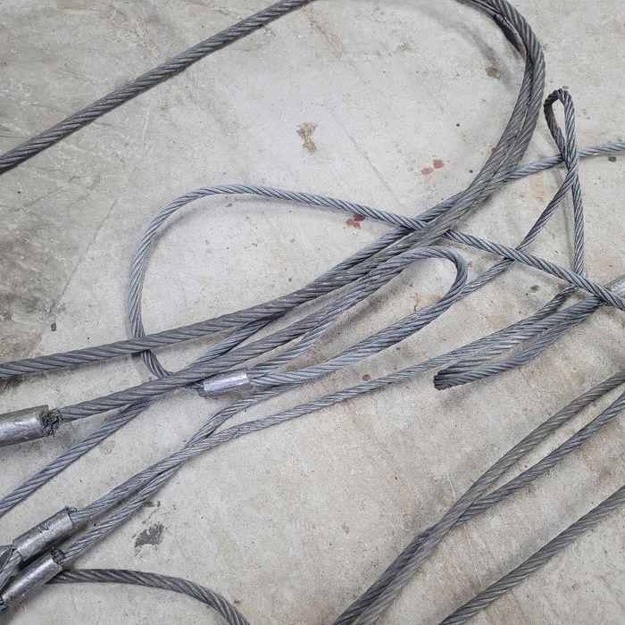 Liny stalowe nowe i używane.