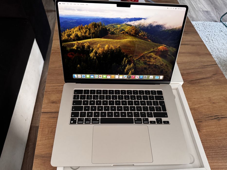 Apple MacBook Air 15” M3 8GB Ram 256GB SSD