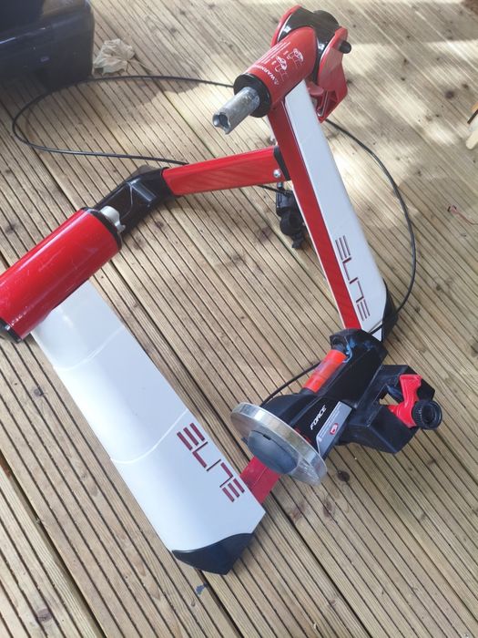 Trenażer rowerowy Elite Novo Force 8