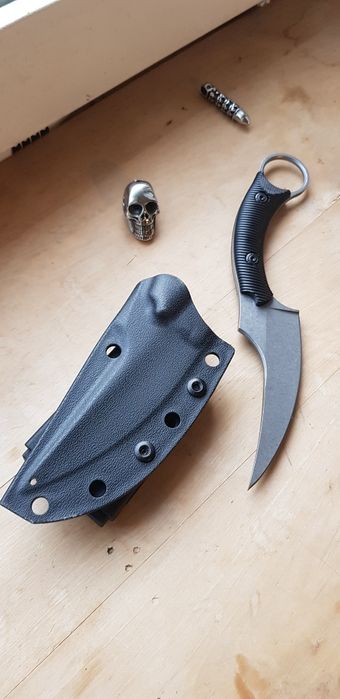 Nóż taktyczny survivalowy