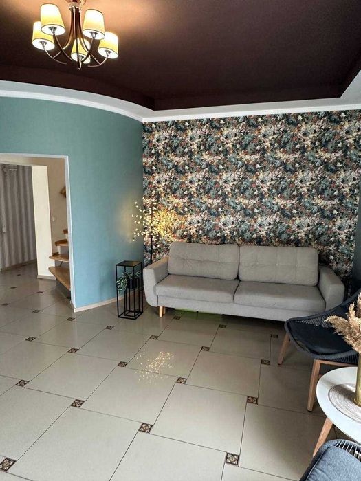 Просторий будинок 190 м² на 12 сотках у тихій зеленій локації