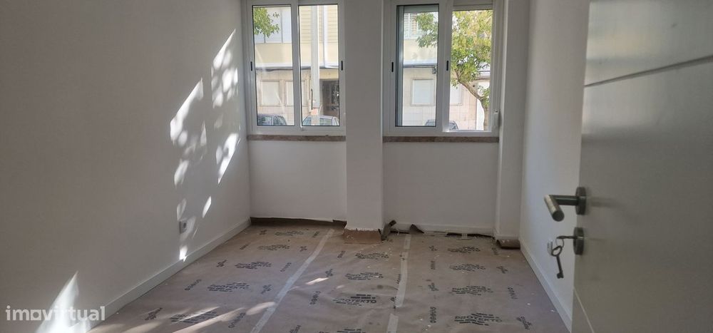 T2+1 Remodelado com Terraço junto às Portas de Benfica e Novo Aldi