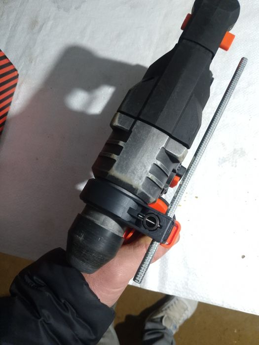 Акумуляторний перфоратор Дніпро М