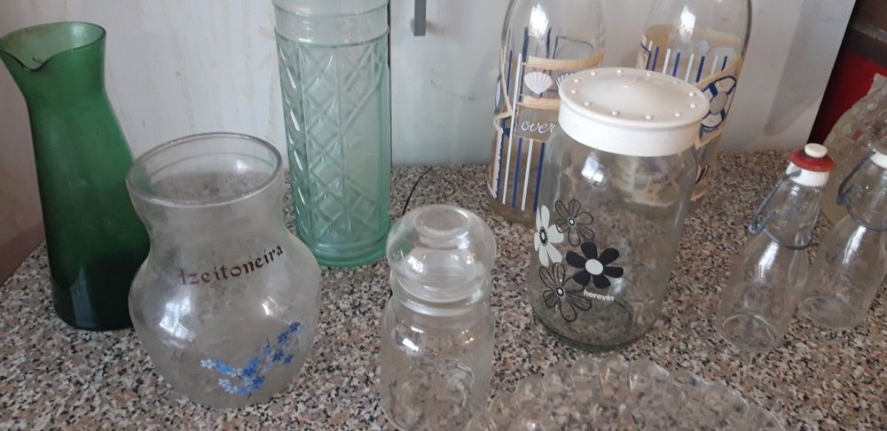 Conjunto de Peças em Vidro Utilitárias