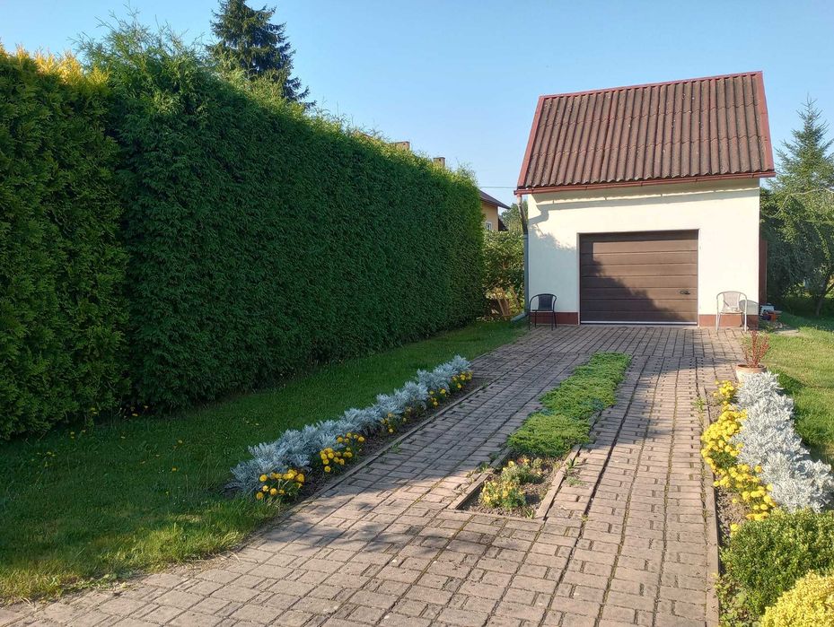 Dom z działką 16 ar (część rekreacyjna i ogród warzywny)