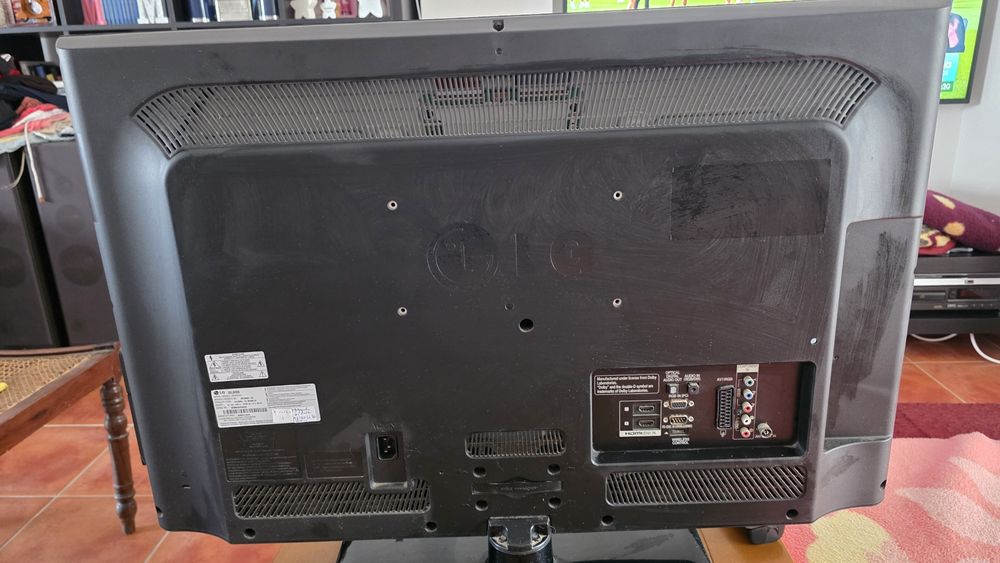 TV LG 32'' BEM ESTIMADA