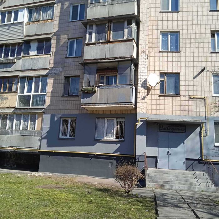Продам 3кімнатну квартиру на Вересневій 9