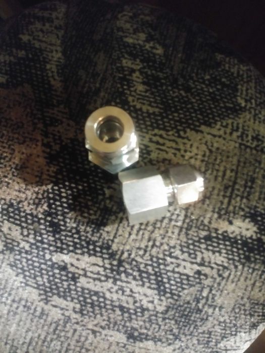 Hy-Lok (хай-лок поштучно).