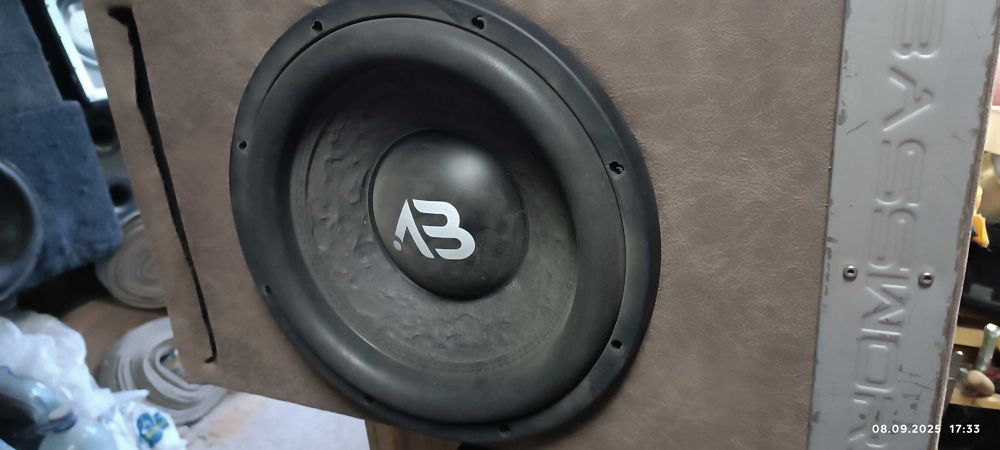 Продам сабы от 8" до 15"