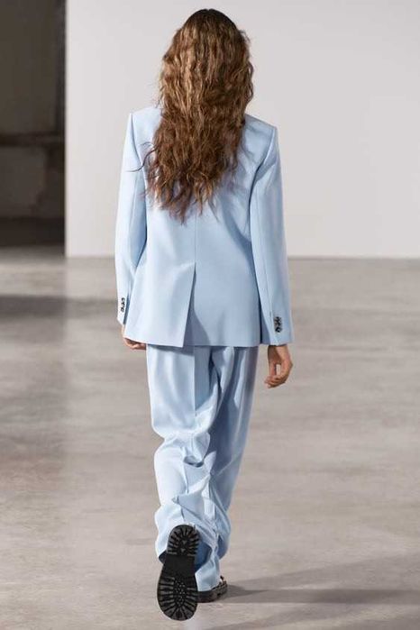 Шикарный костюм от ZARA Хит модель премиум линия 48р