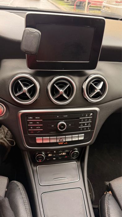 Mercedes GLA 180d “BOM PREÇO”