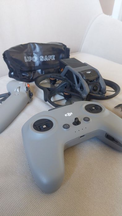DJI Avata + 4 baterias  + remote controller + motion controller + charger hub