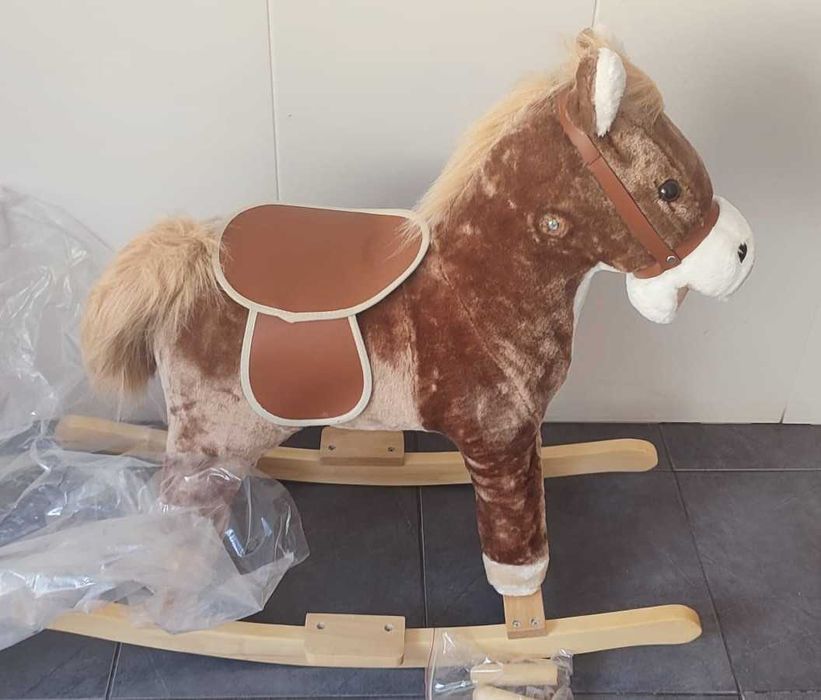 Cavalo Baloiço para Crianças