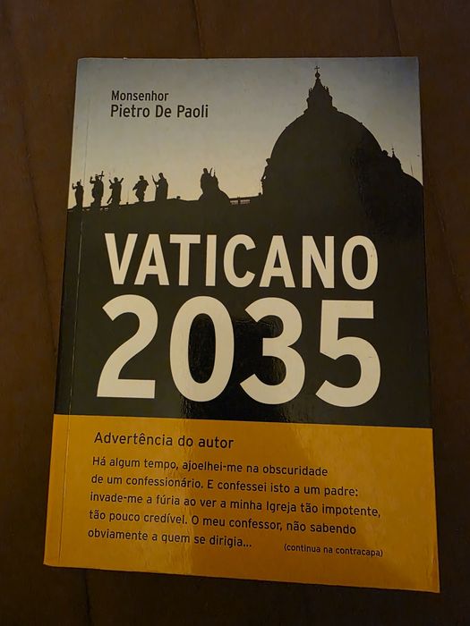 8 livros. Cada um 4€