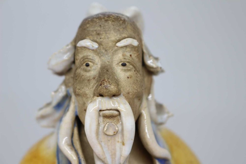 Divindade em Grés Chinês Dinastia Ming XIX 26 cm
