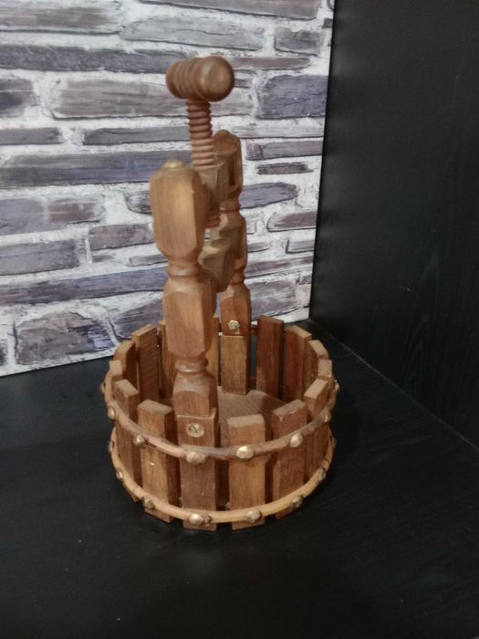 Engenho quebra Nozes, em madeira de castanho e Cobre - Feito à mão
