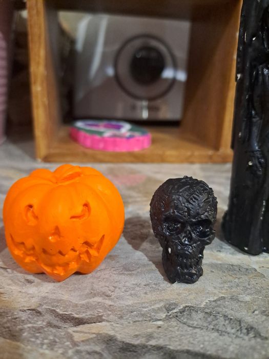 Zestaw ozdób gipsowych figurek na Halloween