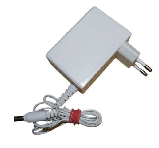 ZASILACZ 12V 2A 24W wtyk 5,5x 2,1 mm HOIOTO ADS-24FUA-12Y BIAŁY