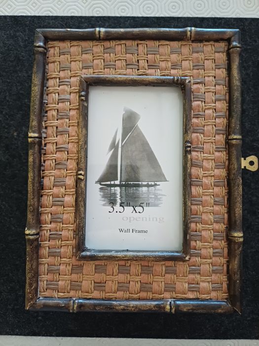 Caixa de arrumação com porta fotografia