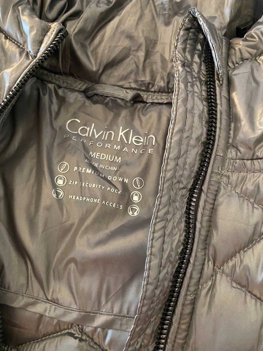 Colete longo de penas Calvin Klein, metálico