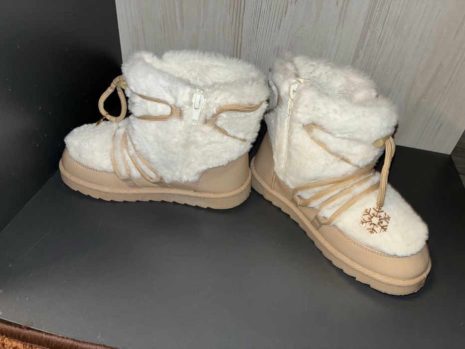 Зимние сапоги  на девочку