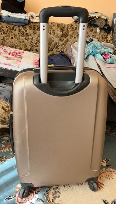 Чемодан валіза М