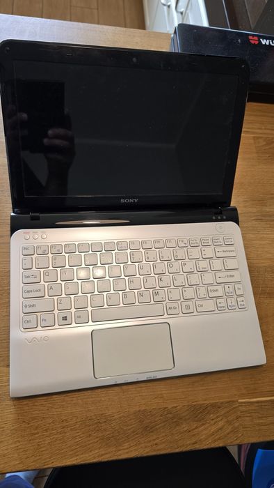 Sony Vaio SVE1113M1EW – bez dysku, stan nieznany