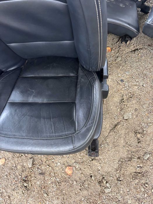 Nissan J10 +2 wnętrze kanapa, fotele wersja UK