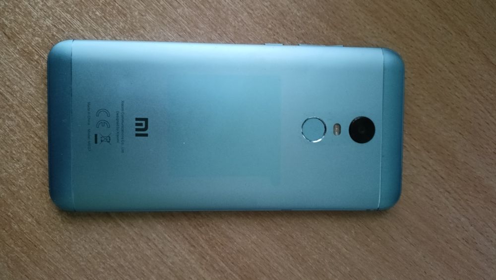Телефон Xiaomi Redmi 5 plus