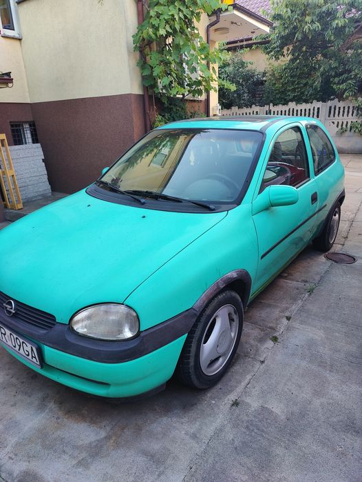 Opel Corsa 1,4 benzyna, szyberdach.