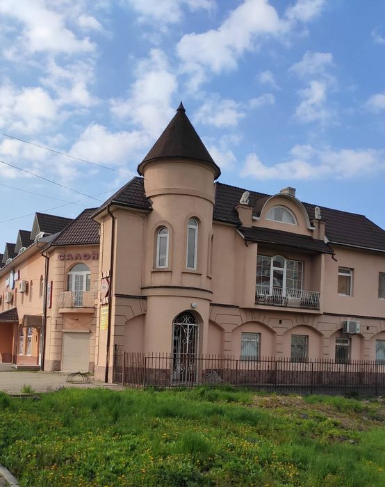 Продається , будівля в центрі міста  2 та 3 поверх