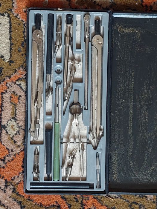 Готовальни НЧК 14 2 и У14 полные наборы