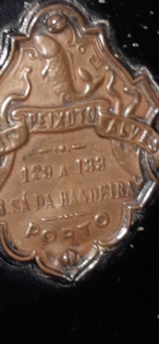 Cofre antigo numerado