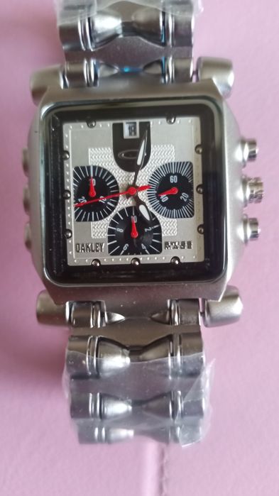 Новий в плівках годинник Oakley minute