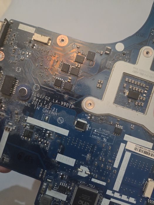 Sprzedam uszkodzoną plytę główną do laptopa Lenovo G500s