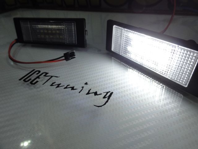 Suporte de lâmpada de matricula com led branco para BMW E81, E87, F20, E63, E64, F12, F13, F06, Z4 E85, E86, E89, K48 1600GT, K48 K,  Fiat Multipla, Marea, Marea, Gamma, Alfa romeo 147, 156, 159, GT, Brera, Spider, Mini R55, R55N, R60, R61.