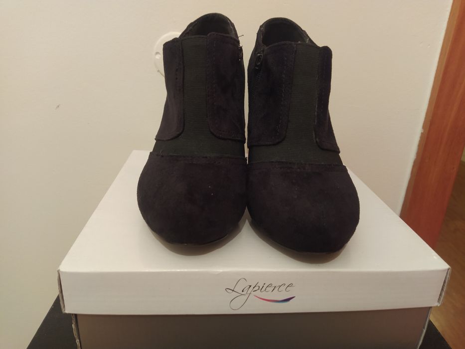 Botins salto alto Lapierce preto azulado