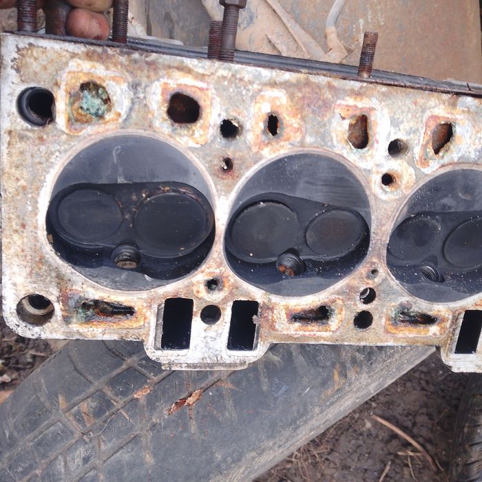 Продам головки на Славуту або таврію сенс