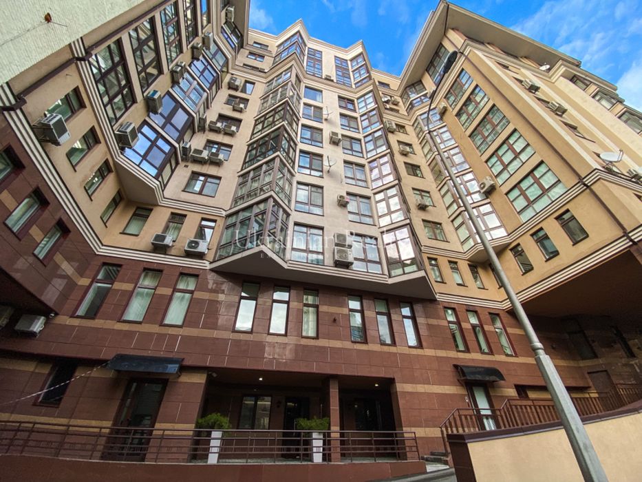 Продаж 4к квартири вул. Назарівська  23а. Ботанічний сад Фоміна