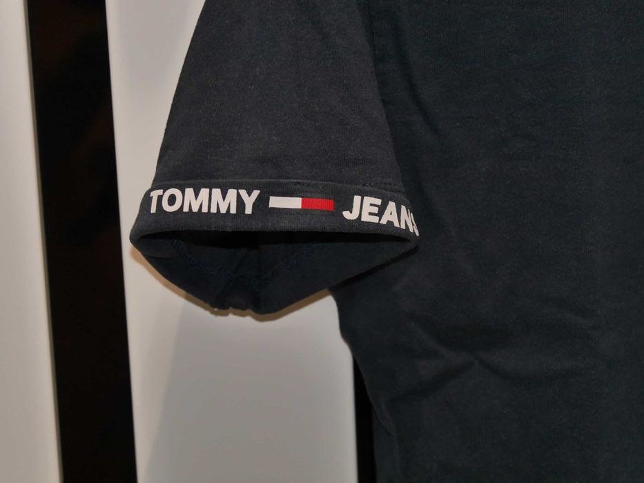 Tommy Hilfiger świetna krótsza koszulka logo 34 XS