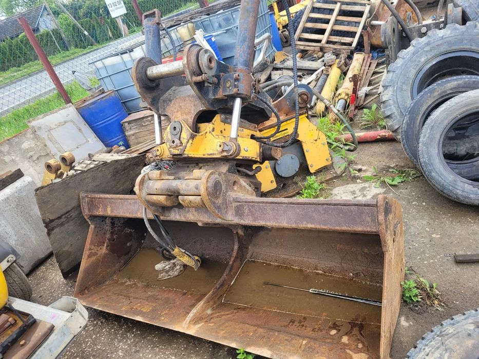 Rototilt, Rotatot, Tiltrotator z łyżką skarpową