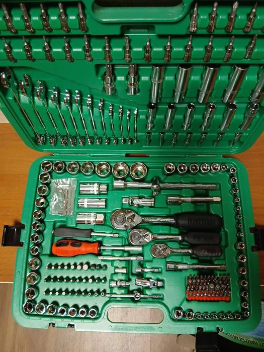 Набір Інструментів TAGRET 216 шт.