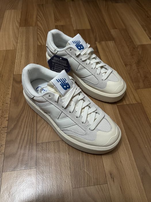 Жіночі кросівки new balance ct302,36р